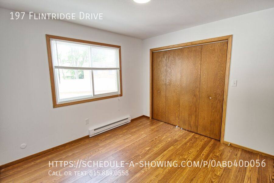 Apartment for rent at 197 Flintridge Dr, Rockford, IL 61107