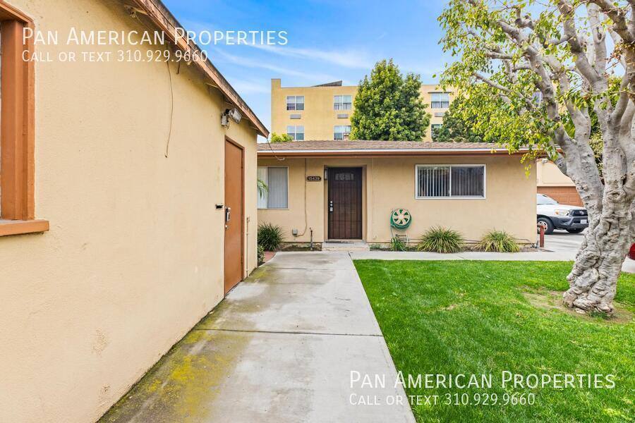 Townhouse for rent at 1543150 Van Buren, Midway City, CA 92655