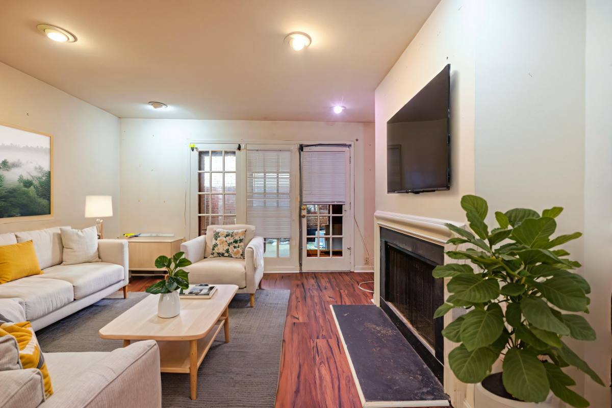 Condo for rent at 1817 Biltmore St NW #A, Washington, DC 20009