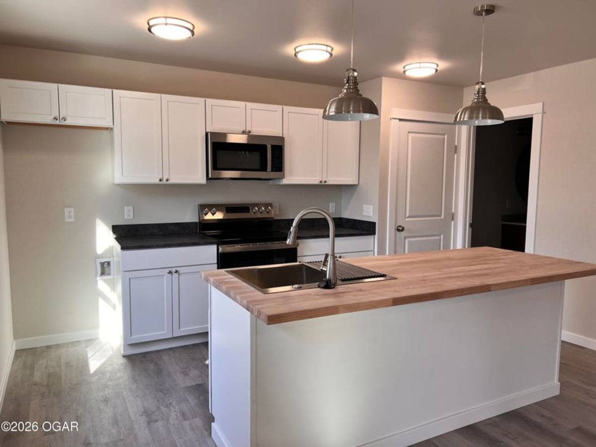 Townhouse for rent at 1107 - 1109 E, Joplin, MO 64804