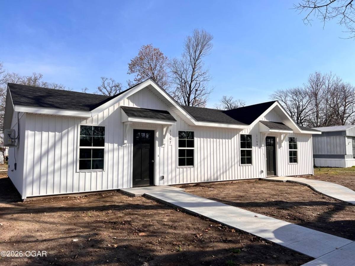 Townhouse for rent at 1107 - 1109 E, Joplin, MO 64804