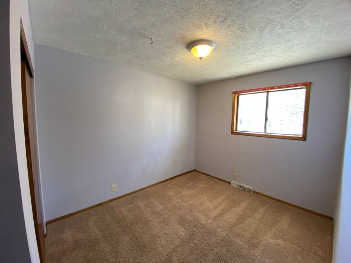 House for rent at 8803 S 143rd St, Omaha, NE 68138