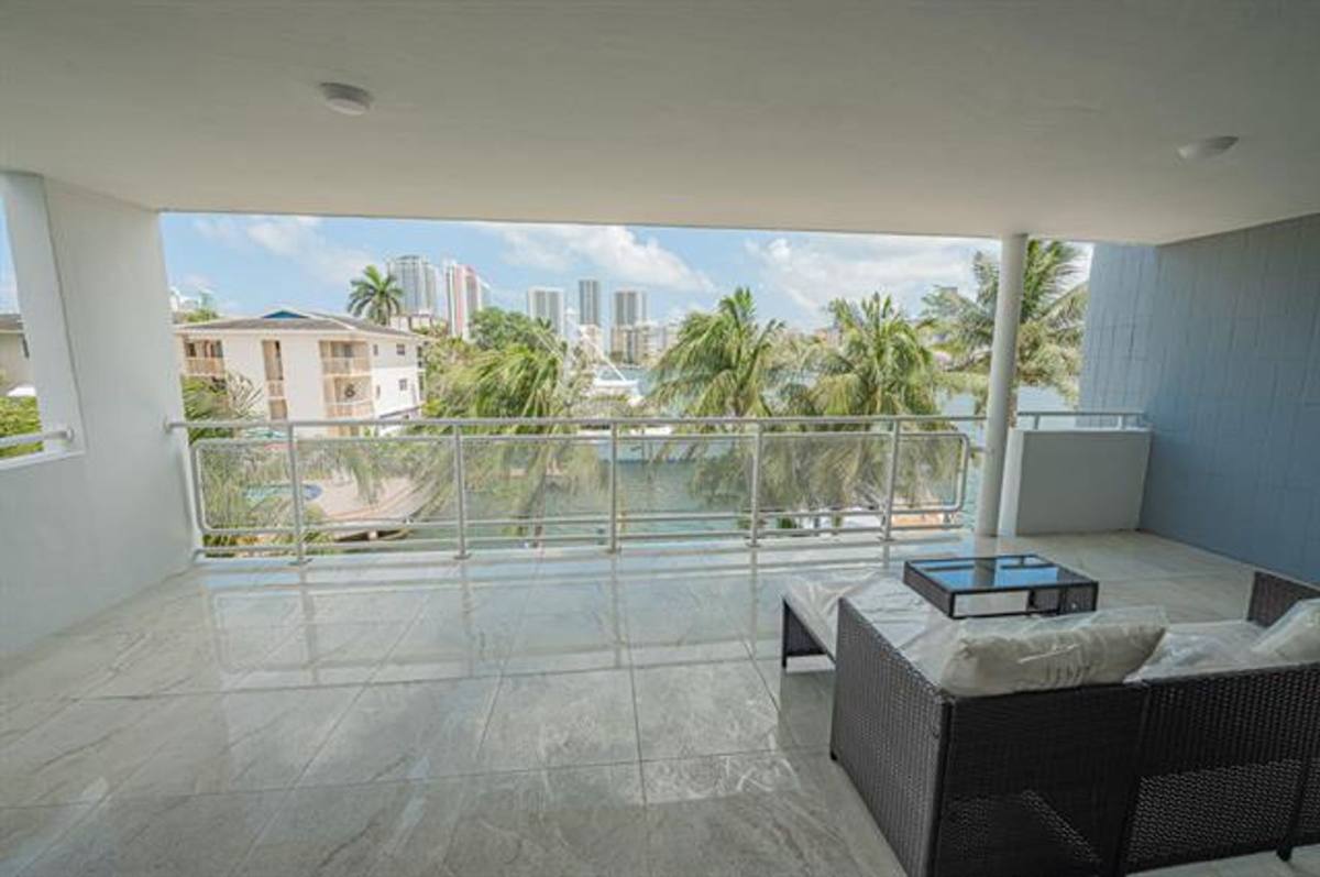 Apartment for rent at 468 Golden Isles Dr, Hallandale, FL 33009