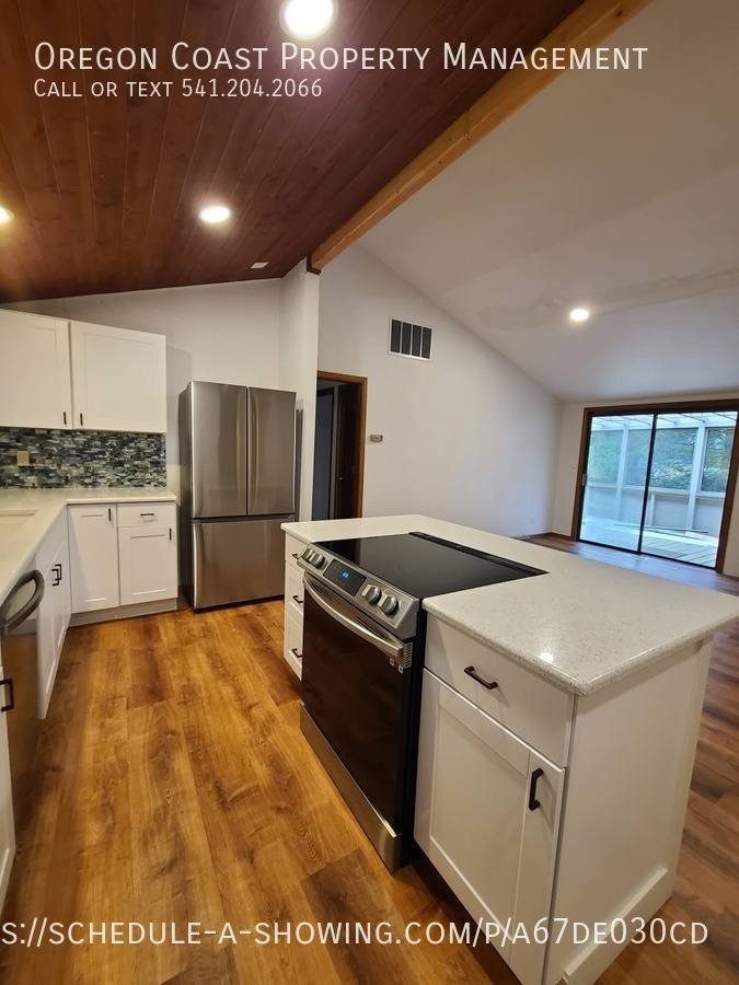 House for rent at 175 SW The Pines Dr, Depoe Bay, OR 97341