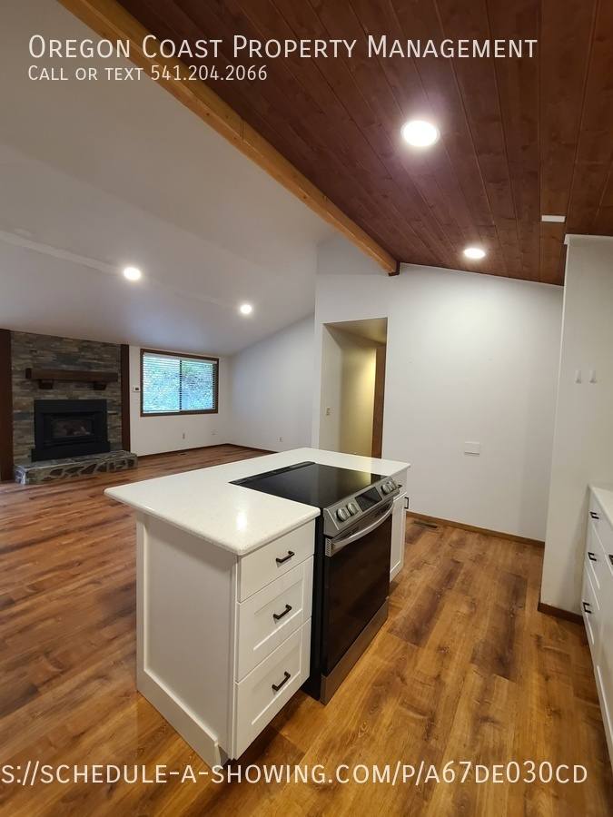 House for rent at 175 SW The Pines Dr, Depoe Bay, OR 97341
