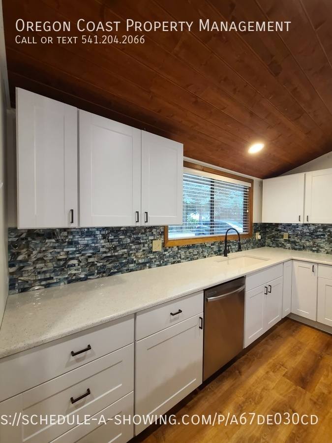 House for rent at 175 SW The Pines Dr, Depoe Bay, OR 97341
