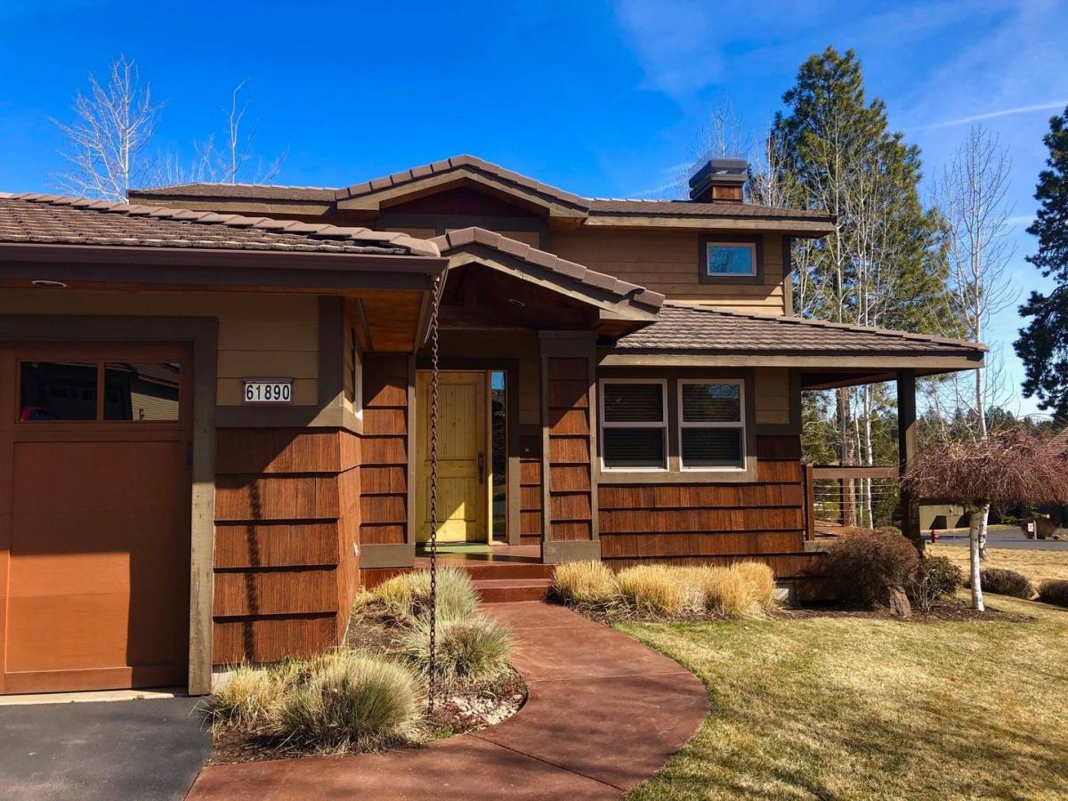 House for rent at 61890 Fall Creek Loop, Bend, OR 97702
