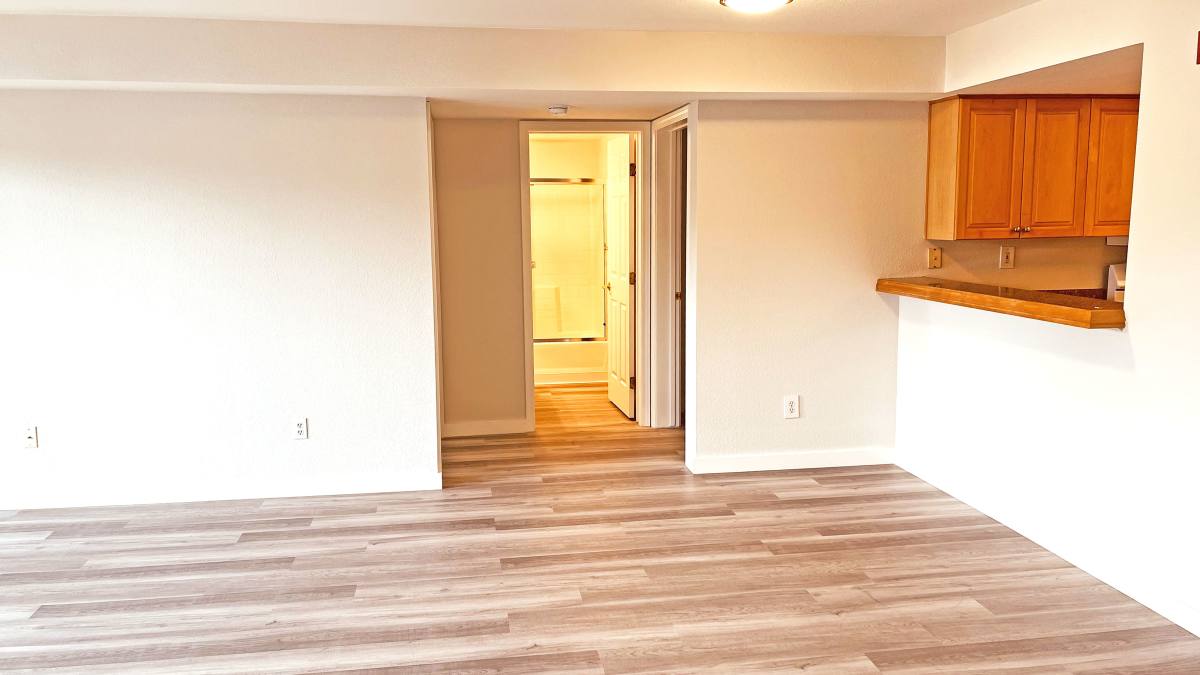 Apartment for rent at 90 Athol Ave #1D, Oakland, CA 94606