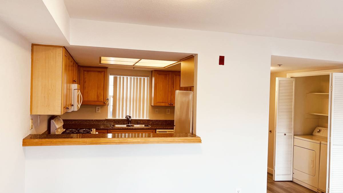 Apartment for rent at 90 Athol Ave #1D, Oakland, CA 94606