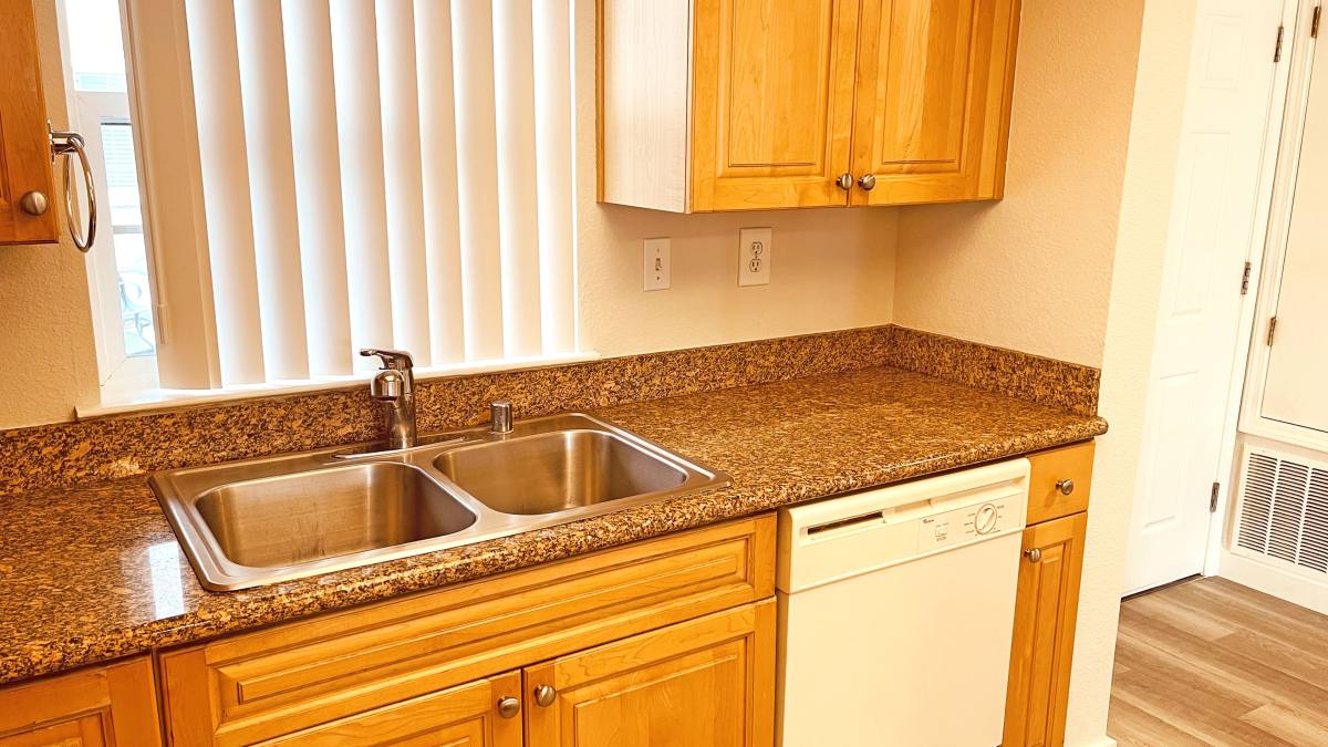 Apartment for rent at 90 Athol Ave #1D, Oakland, CA 94606
