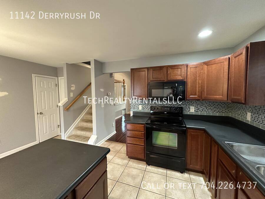 House for rent at 11142 Derryrush Dr, Charlotte, NC 28213