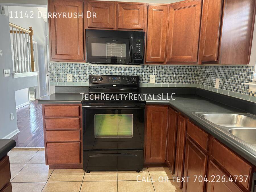 House for rent at 11142 Derryrush Dr, Charlotte, NC 28213