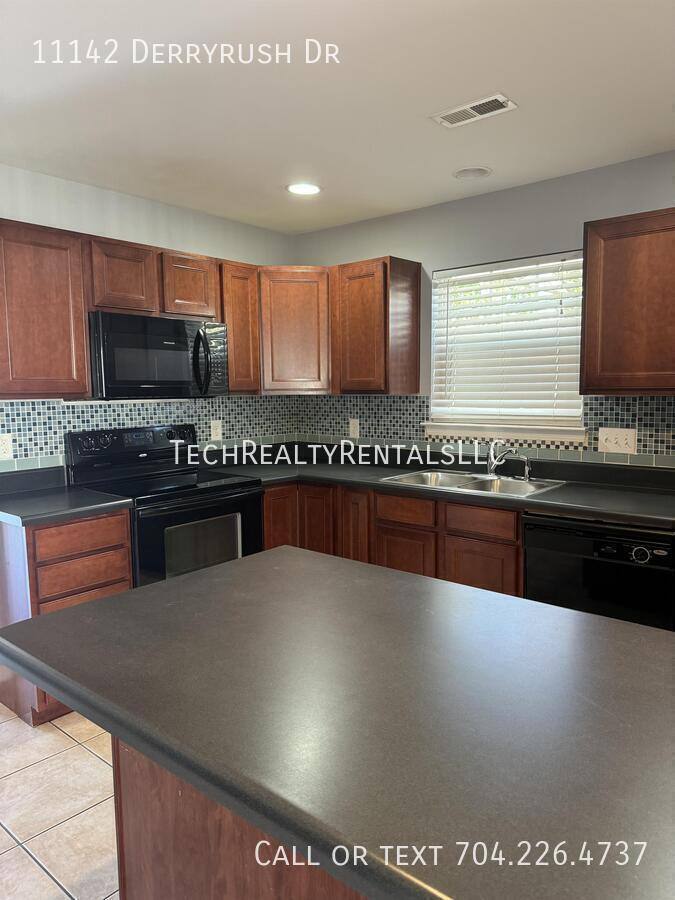 House for rent at 11142 Derryrush Dr, Charlotte, NC 28213