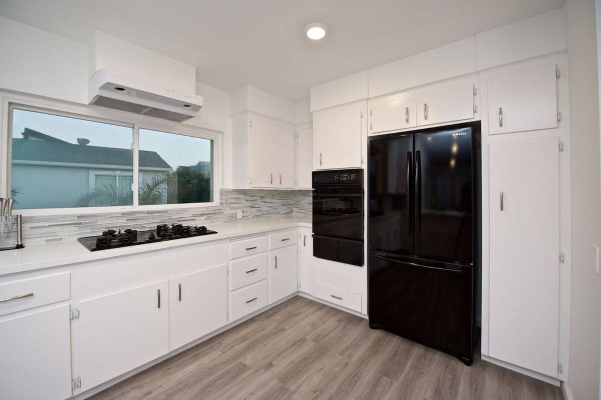 Apartment for rent at 5210 Neptune Ave, Newport Beach, CA 92663
