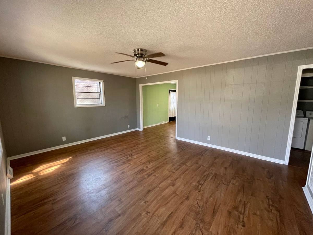 Apartment for rent at 829 Glendale Rd, Murray, KY 42071