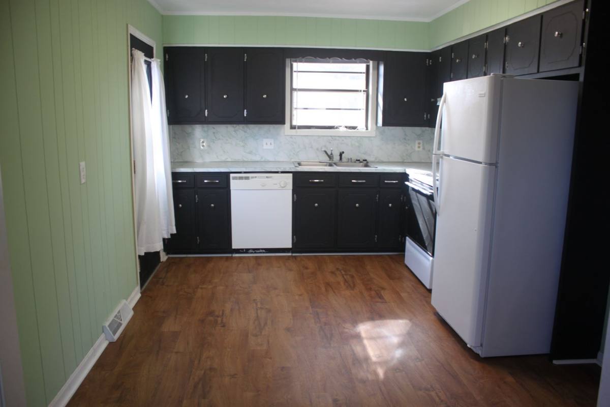 Apartment for rent at 829 Glendale Rd, Murray, KY 42071