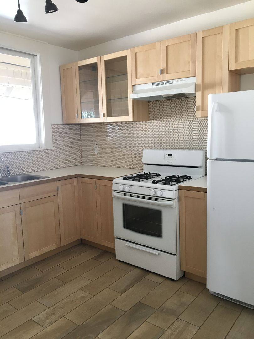Apartment for rent at 1821-1827 S Ardmore Ave, Los Angeles, CA 90006