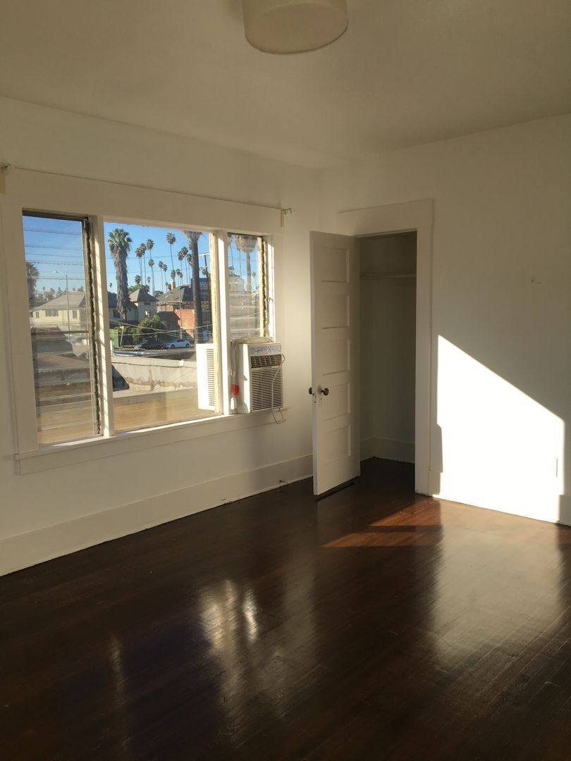 Apartment for rent at 1821-1827 S Ardmore Ave, Los Angeles, CA 90006