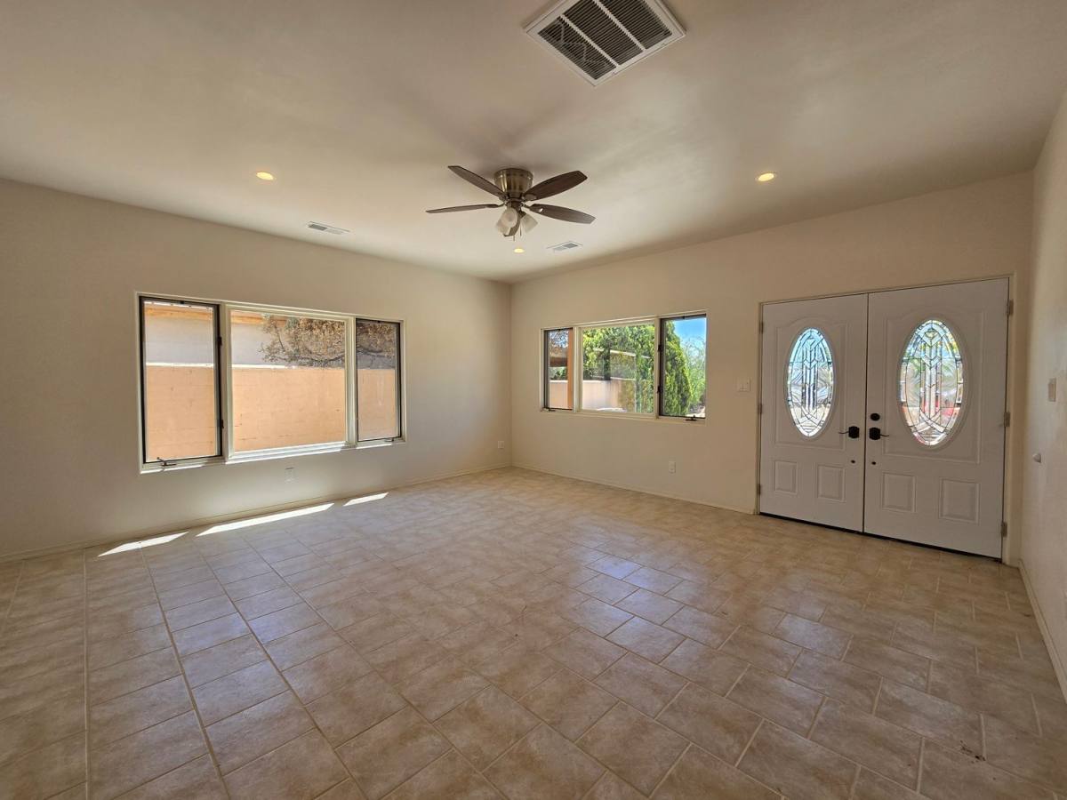 House for rent at 993 Calle Katarina, Santa Fe, NM 87505