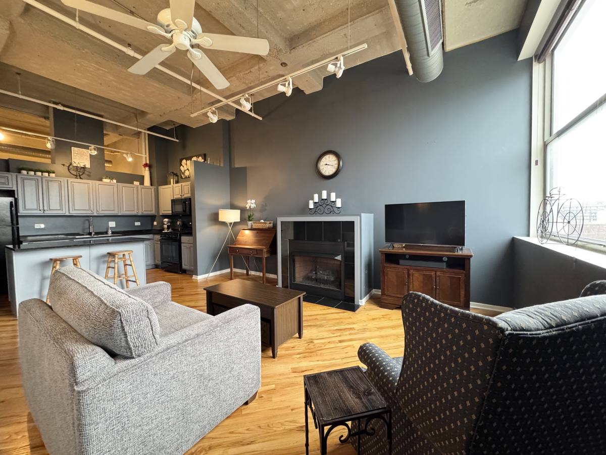 Apartment for rent at 2107 Grand Blvd #603, Kansas City, MO 64108