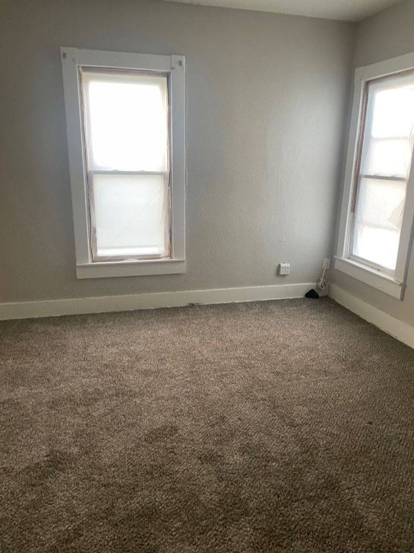 Townhouse for rent at 307-309 Isabella St, Springfield, OH 45504