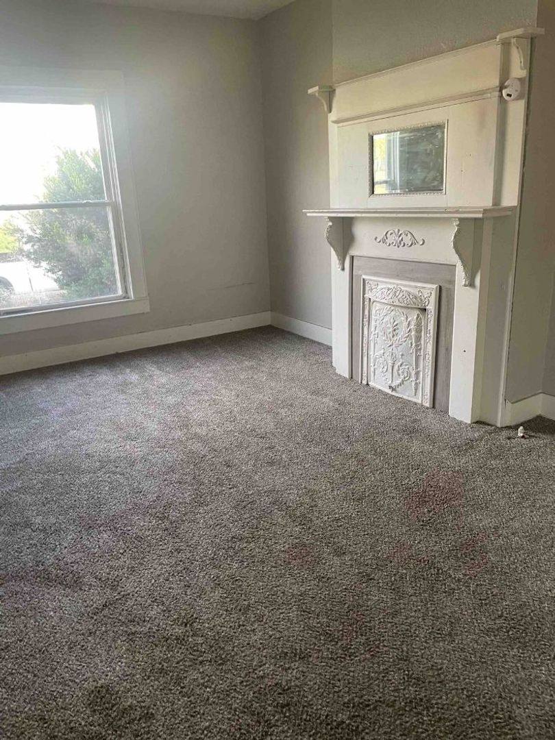 Townhouse for rent at 307-309 Isabella St, Springfield, OH 45504