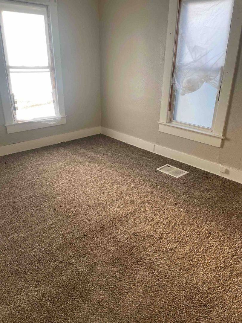 Townhouse for rent at 307-309 Isabella St, Springfield, OH 45504