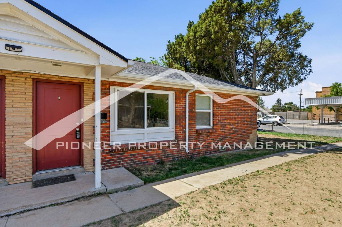 Townhouse for rent at 1416 Ironton St, Aurora, CO 80010
