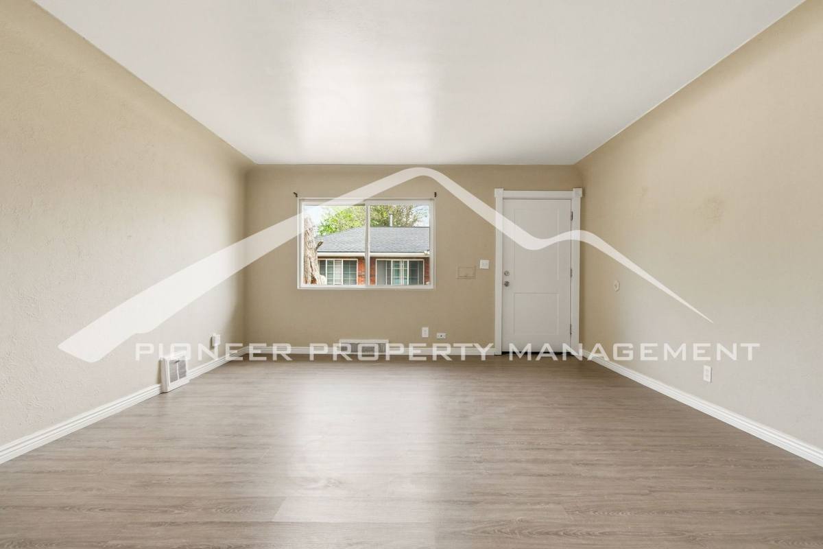 Townhouse for rent at 1416 Ironton St, Aurora, CO 80010