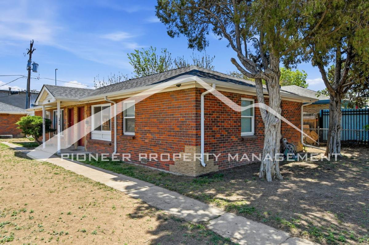 Townhouse for rent at 1416 Ironton St, Aurora, CO 80010
