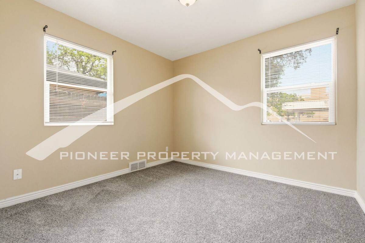 Townhouse for rent at 1416 Ironton St, Aurora, CO 80010