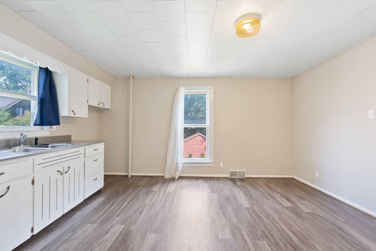 Apartment for rent at 1012 Clay St, Cedar Falls, IA 50613