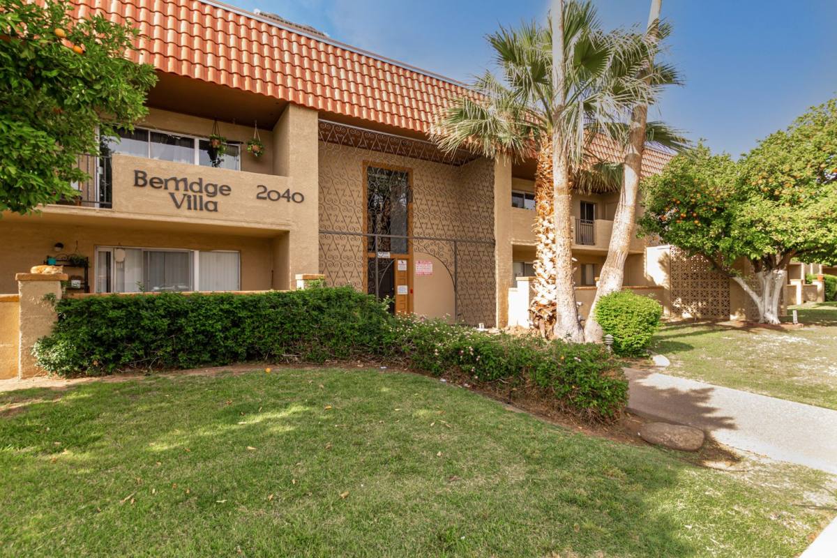 Apartment for rent at 2040 W Berridge Lane, Phoenix, AZ 85015