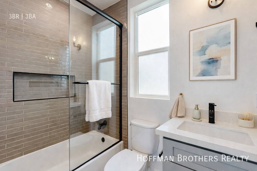 Townhouse for rent at 525 N Normandie Ave, Los Angeles, CA 90004