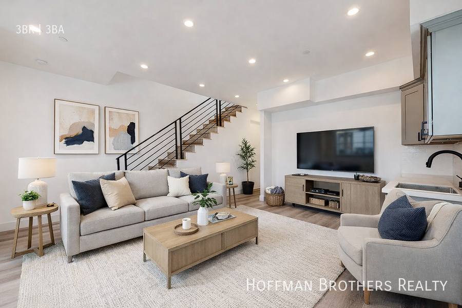 Townhouse for rent at 525 N Normandie Ave, Los Angeles, CA 90004