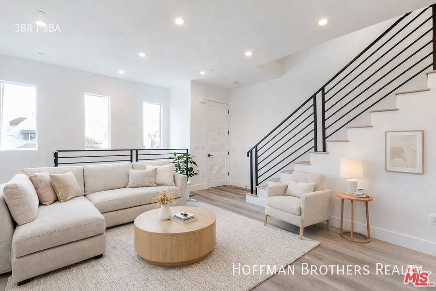 Townhouse for rent at 525 N Normandie Ave, Los Angeles, CA 90004