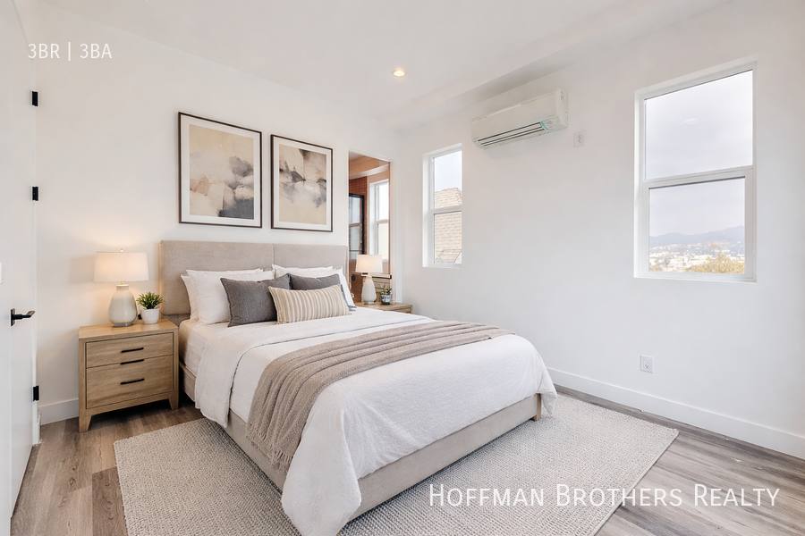 Townhouse for rent at 525 N Normandie Ave, Los Angeles, CA 90004