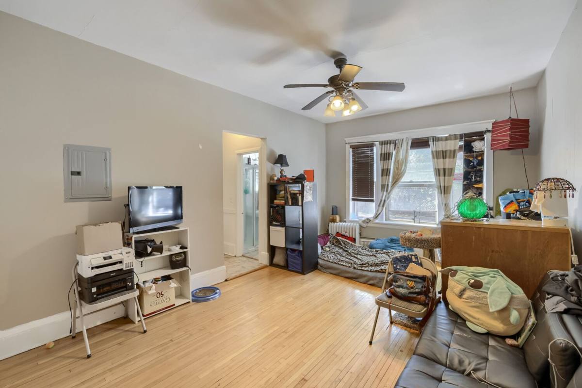 Apartment for rent at 2609 Hennepin Ave, Minneapolis, MN 55408