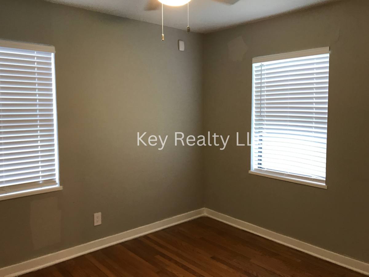 House for rent at 2016 Clover Lane, Alexandria, LA 71301