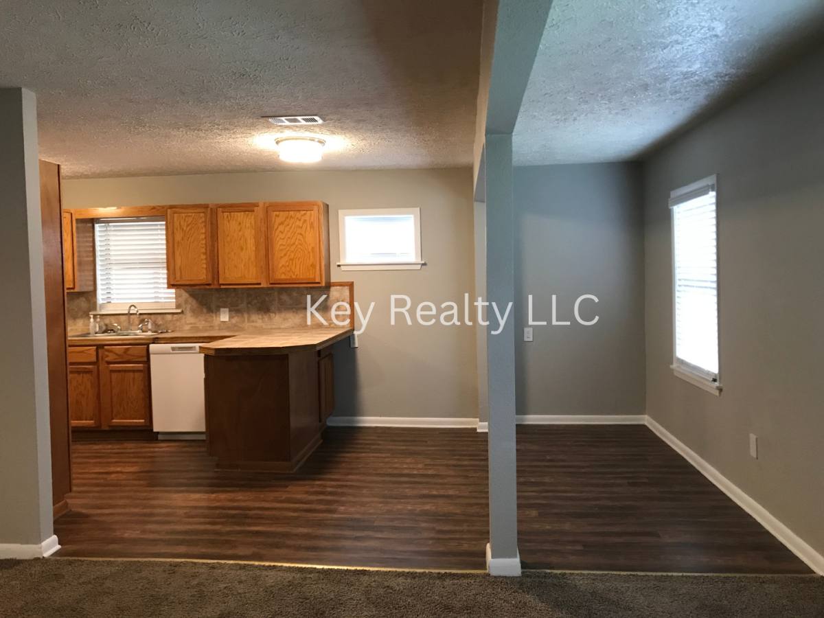 House for rent at 2016 Clover Lane, Alexandria, LA 71301