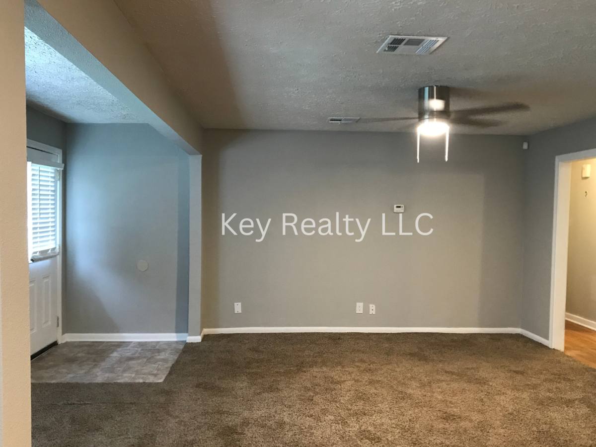 House for rent at 2016 Clover Lane, Alexandria, LA 71301