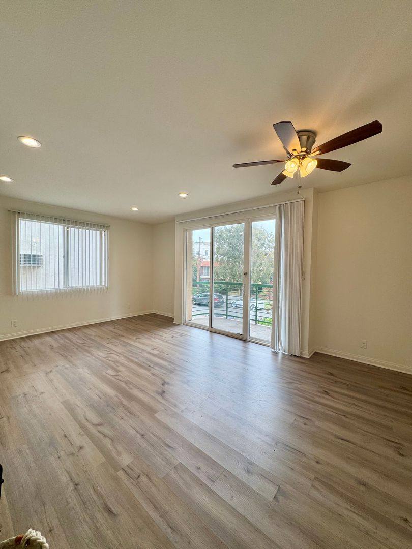 Apartment for rent at 10883 Rose Ave, Los Angeles, CA 90034