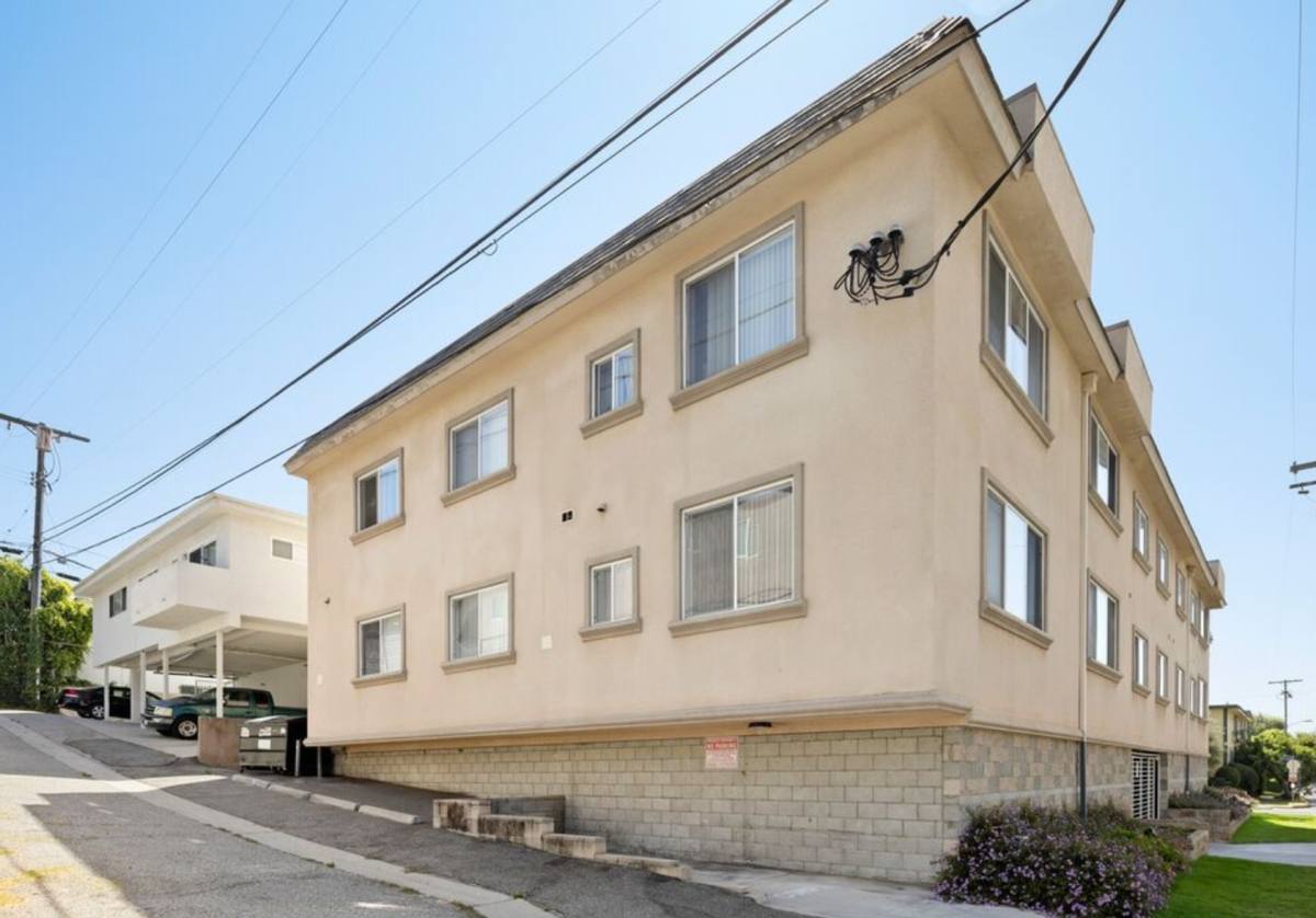 Apartment for rent at 10883 Rose Ave, Los Angeles, CA 90034