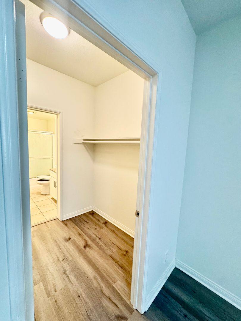 Apartment for rent at 10883 Rose Ave, Los Angeles, CA 90034