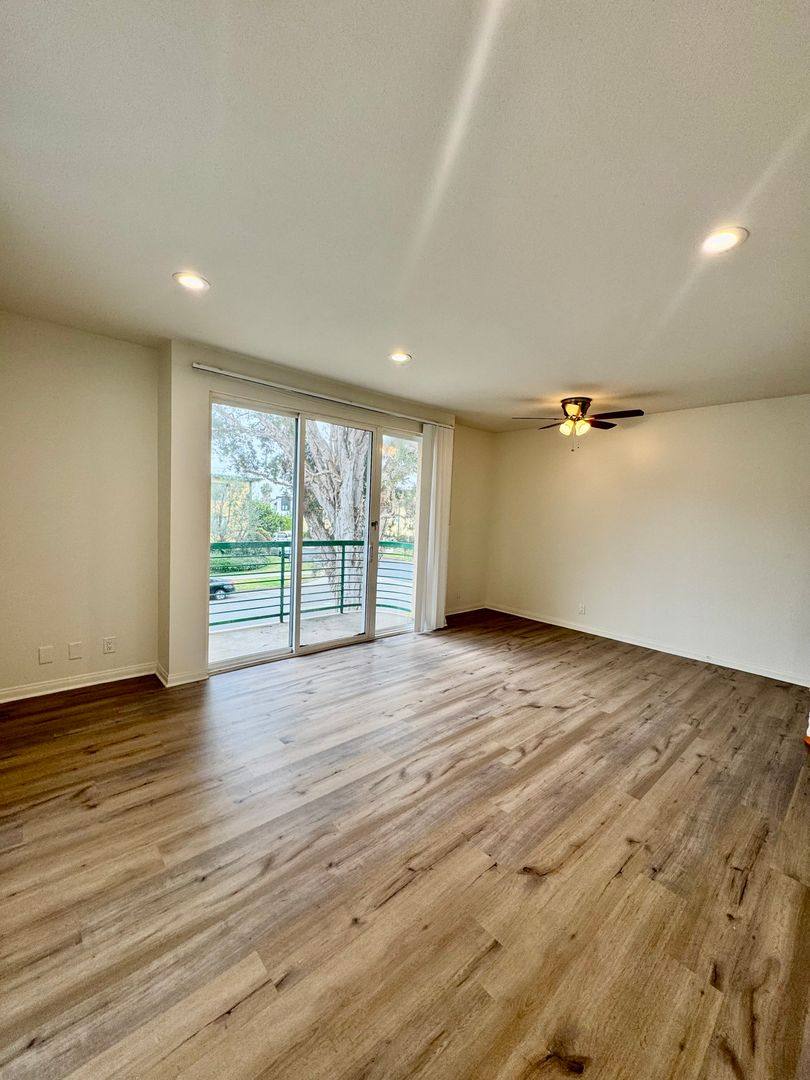 Apartment for rent at 10883 Rose Ave, Los Angeles, CA 90034