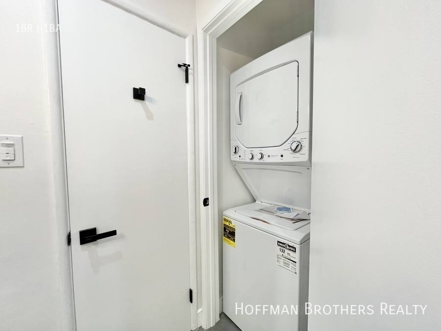 Apartment for rent at 1403 N Vista St, Los Angeles, CA 90046