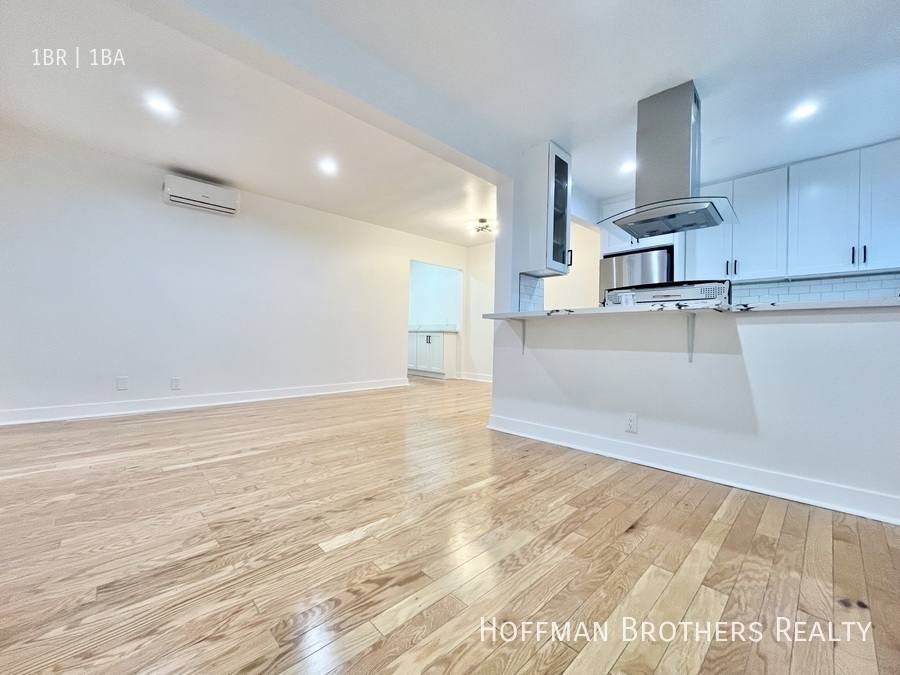 Apartment for rent at 1403 N Vista St, Los Angeles, CA 90046