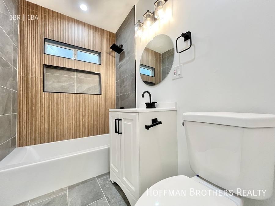 Apartment for rent at 1403 N Vista St, Los Angeles, CA 90046