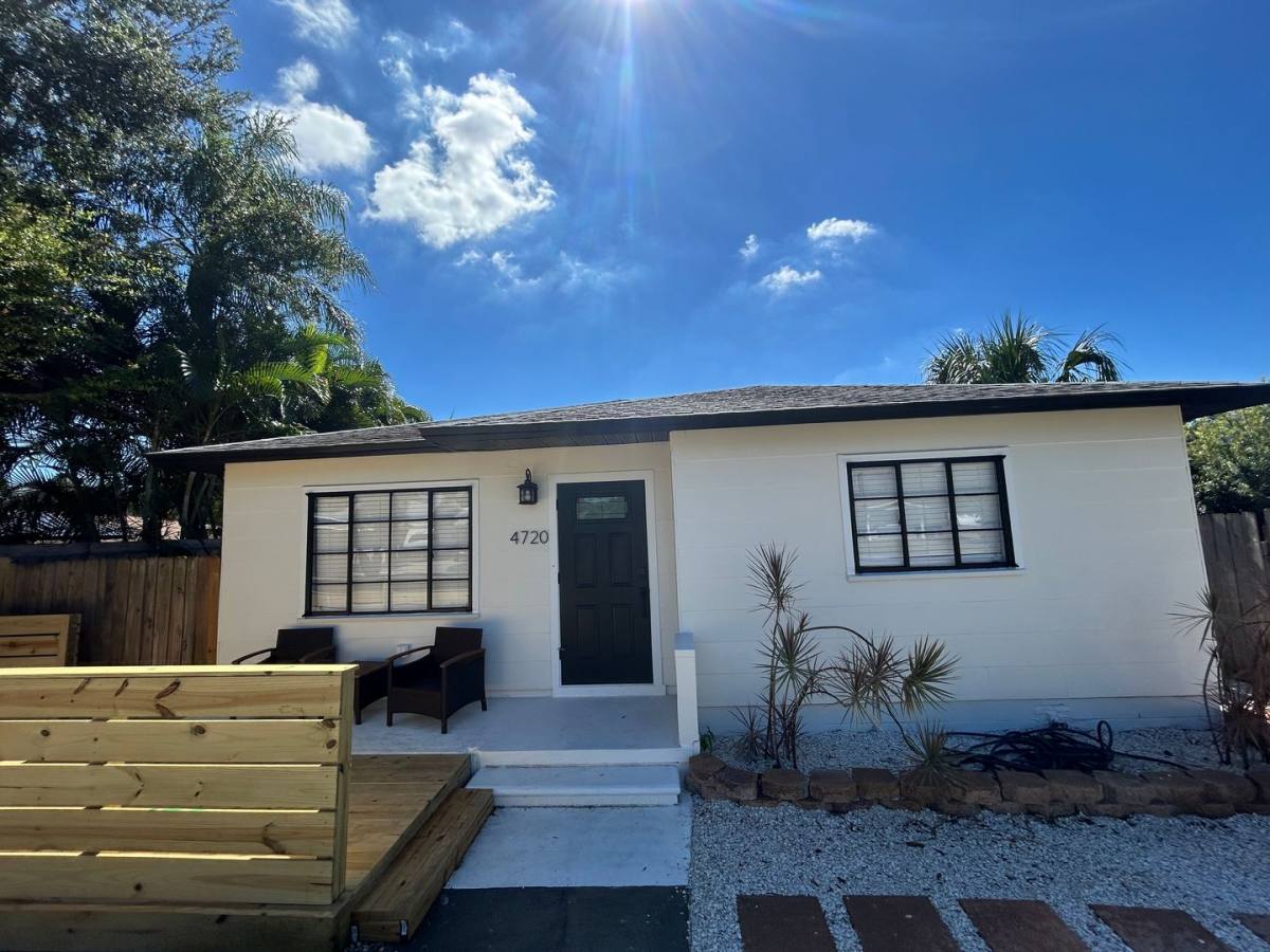 House for rent at 4720 7th Ave N, Saint Petersburg, FL 33713