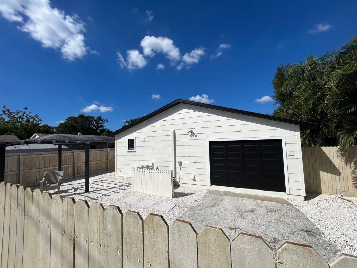 House for rent at 4720 7th Ave N, Saint Petersburg, FL 33713